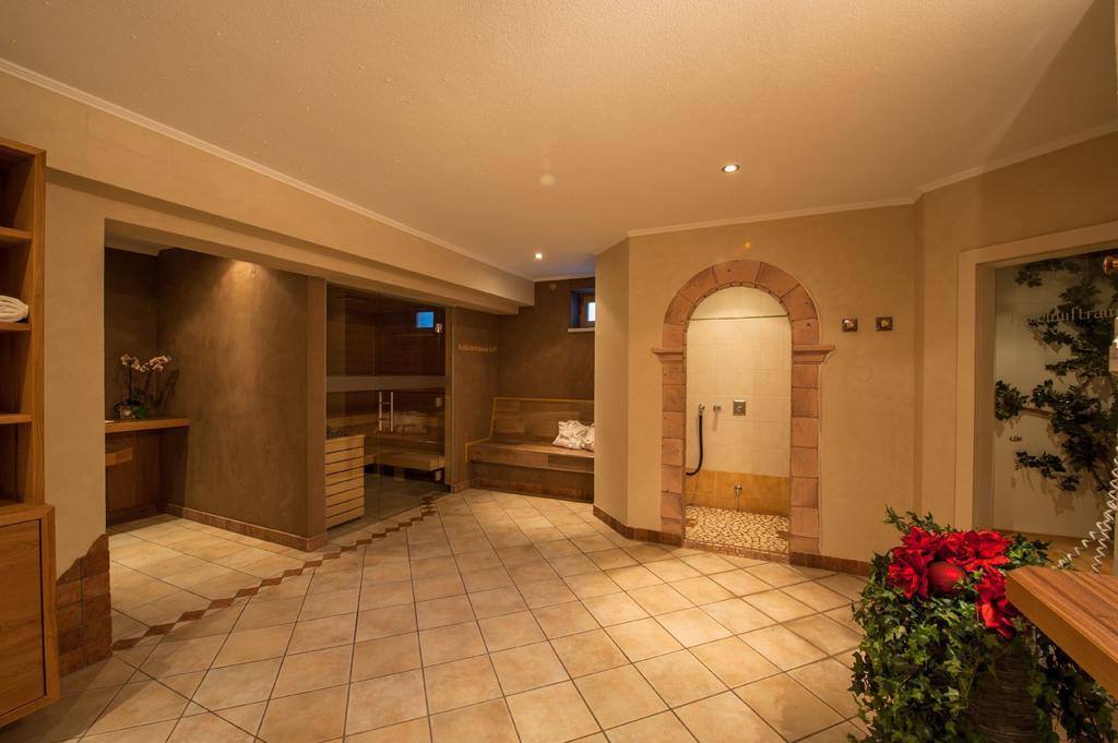 Rustika - Appartements&Spa Ehrwald Exterior foto