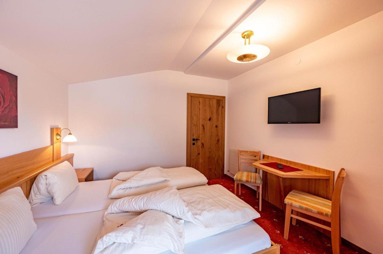 Rustika - Appartements&Spa Ehrwald Exterior foto