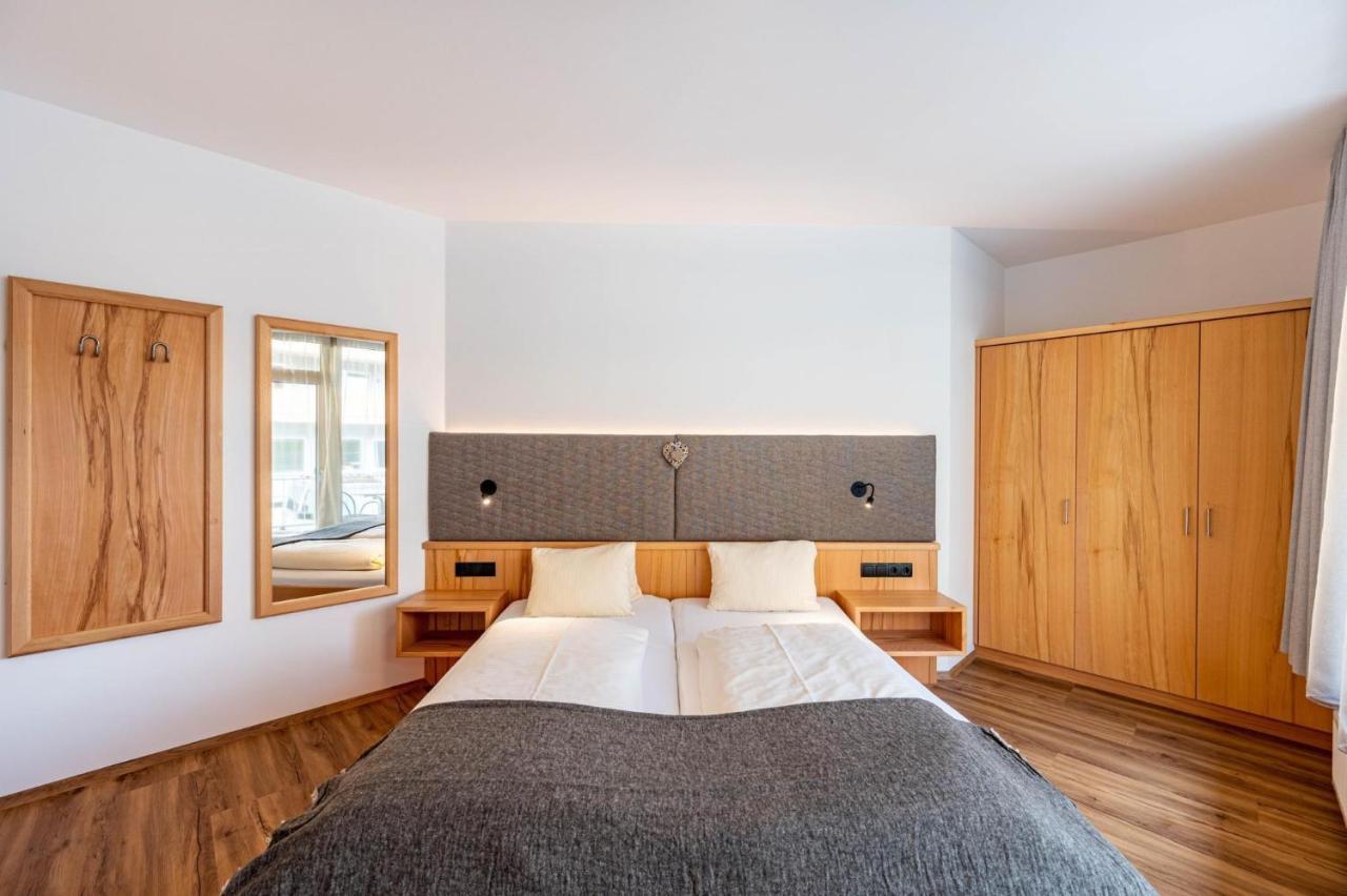 Rustika - Appartements&Spa Ehrwald Exterior foto