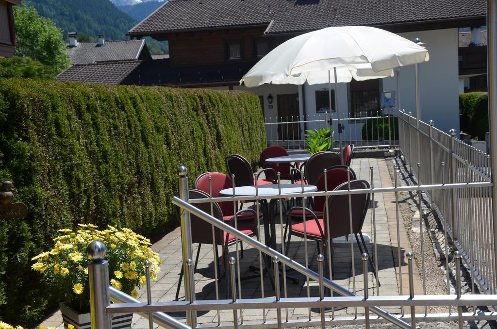 Rustika - Appartements&Spa Ehrwald Exterior foto
