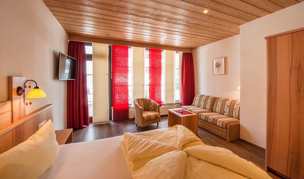 Rustika - Appartements&Spa Ehrwald Exterior foto